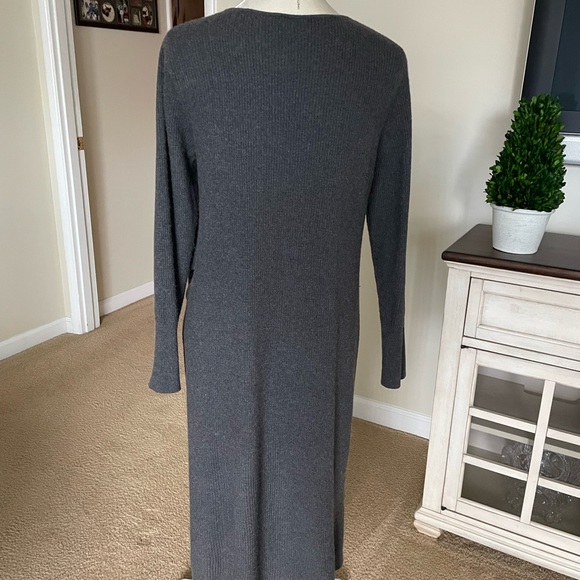 Leith knit dress. - Picture 2 of 9